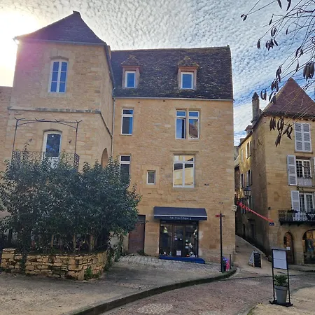 Les Flamboyants Apartman *