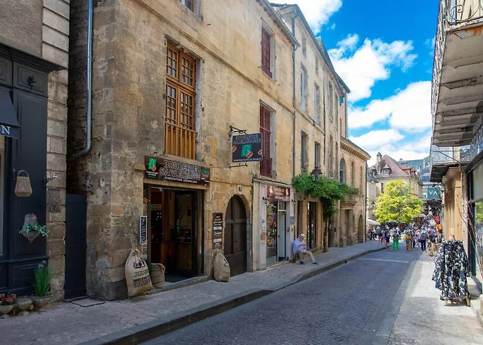 Les Flamboyants Apartman *