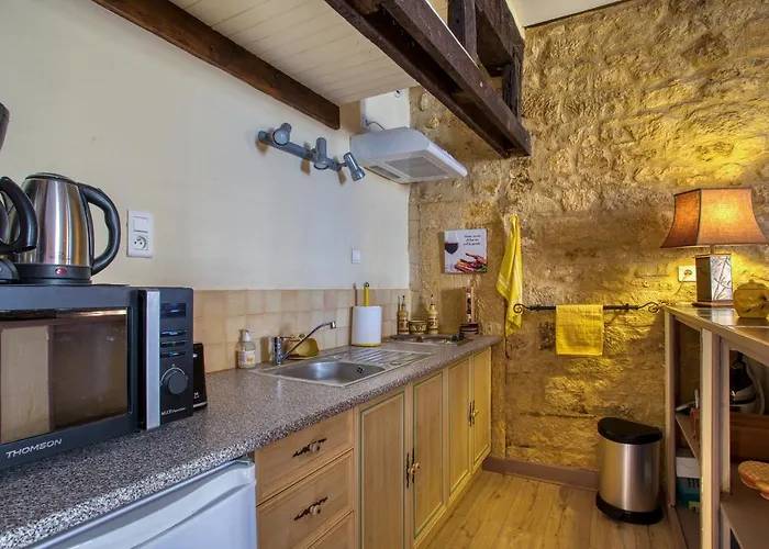 Les Flamboyants Apartment *