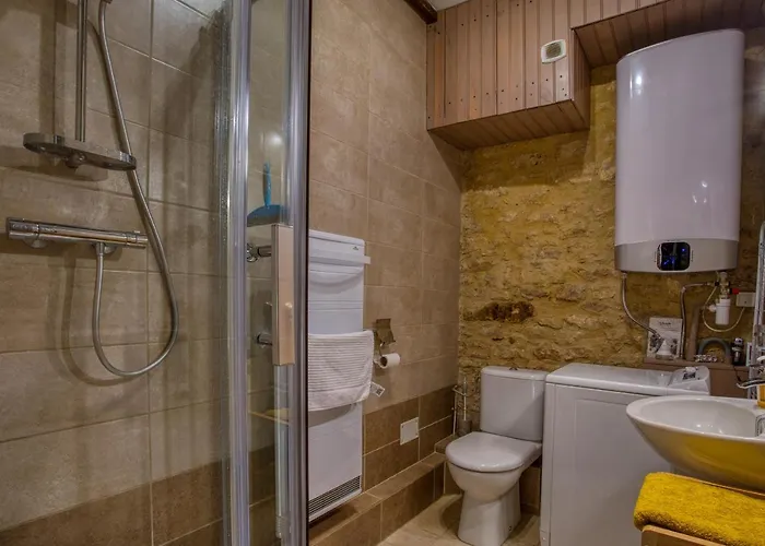 Les Flamboyants Apartment *