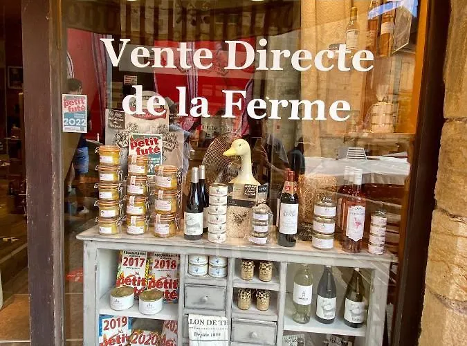 Les Flamboyants Apartment *