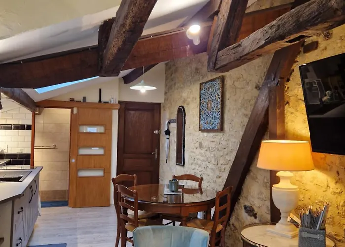 Les Flamboyants Apartment *