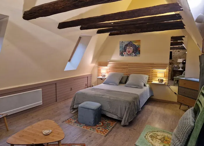 Les Flamboyants Apartment *