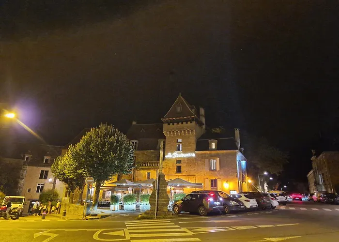 Les Flamboyants Apartment *